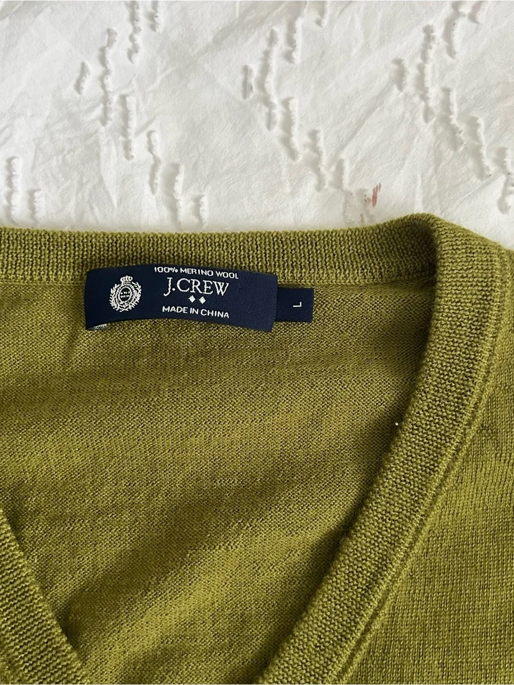 J. CREW Men’s 100% Merino Wool V-Neck Pullover Sweater Knit Olive Green Large